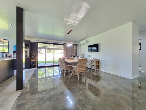 Casa En Venta 3 Dormitorios En Ibarlucea