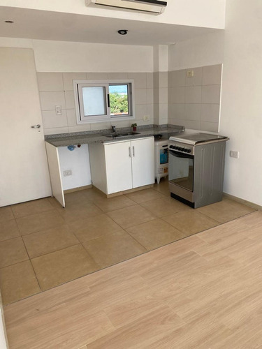 Se Alquila Monoambiente En Castelar Sur