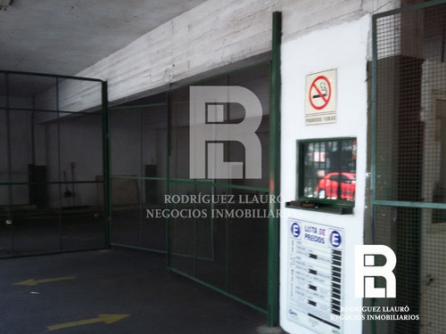 Imagen 6 de 7 de Estacionamiento, En Amplio Lote Con Posibilidad De Desarrollar Otro Proyecto. A Pocos Mts De Av 9 De Julio.