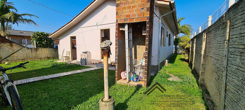 Imagem 16 de 26 de Casa De Alvenaria, Ótima Varanda, Três. Dormitórios Com Excelente Terreno. - Br297 - 69942458