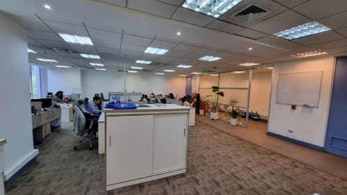 Imagen 7 de 14 de Moderna Oficina Habilitada, Nueva Las Condes, 228.65 M2