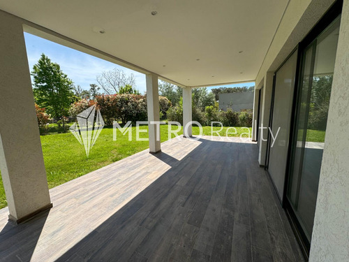 Casa En Haras De Santa María, Barrio Los Eucaliptos, Lote 30