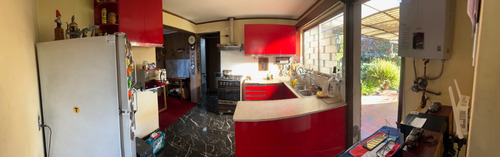 Casa Con Construcción Sólida En Excelente Estado Y Ubicación