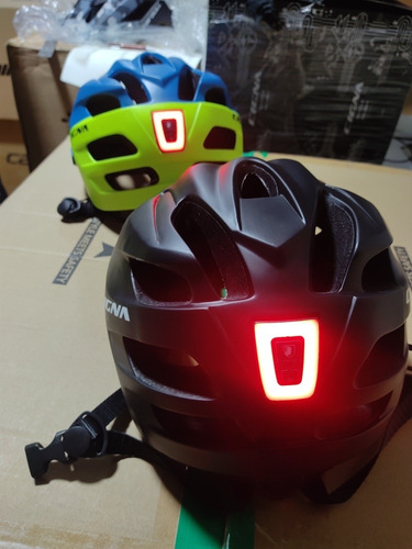 Casco cigna con luz led Clearance