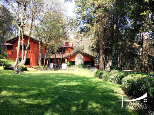 Casa De Revista En El Bosque De Tlalpuente.