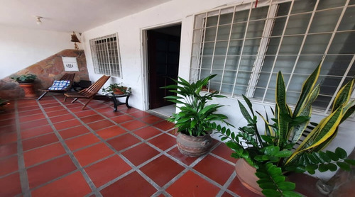 Hpf Asein2537 Vende Amplia Casa En La Urb. Los Jarales En San Diego