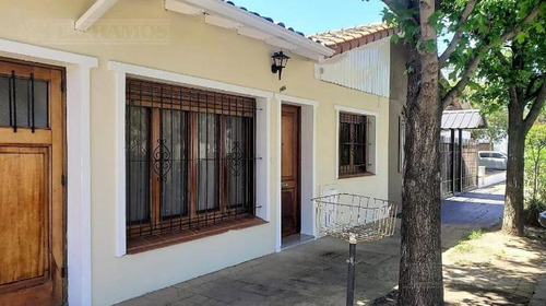Casa En Venta De 2 Dormitorios En Lomas De San Isidro-excelente Ubicación -