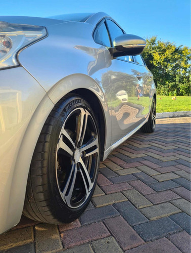 Peugeot 208 1.5 Allure Touchscreen 2013