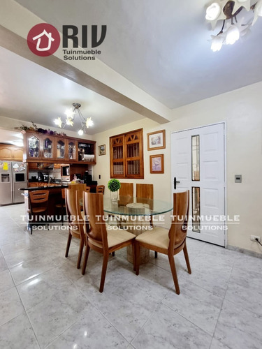 Venta - Quinta En Los Corales, Caraballeda. Edo. La Guaira.
