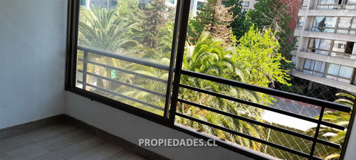 Departamento En Arriendo De 2 Dorm. En Las Condes