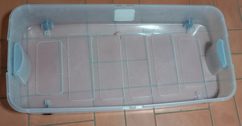 Caja Contenedora, Marca Sterilite, Usada. (Usado)