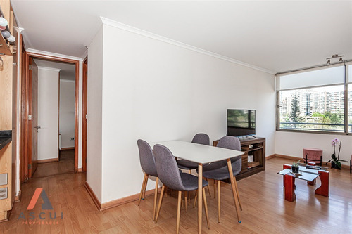 Departamento En Venta De 2 Dorm. En Las Condes