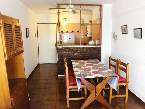 Imagen 6 de 10 de Vendo Departamento De Dos Amb Al Frente C/ Cohera Cubierta!!