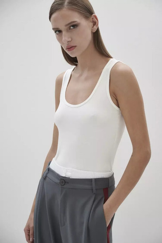 Remera Musculosa Básica New Valencia One Mujer Sweet