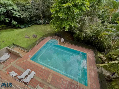Apto Remodelado Con Mucho Diseño En Las Lomas, El...(mls#255345)
