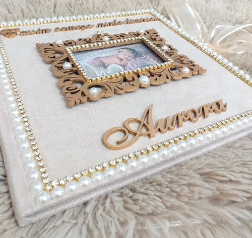 Imagem 2 de 9 de Livro Do Bebê Luxo Veludo Bege Personalizado Com Nome