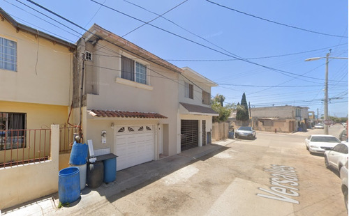 Casa En Remate Bancario En Versales, Villas Residencial Del Real, Ensenada, Baja Californa -ngc