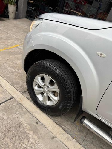 Nissan NP300 2.3 Frontier Se Cd 4x2 Mt