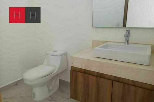 Imagen 8 de 16 de Casa En Venta En Lomas Iii