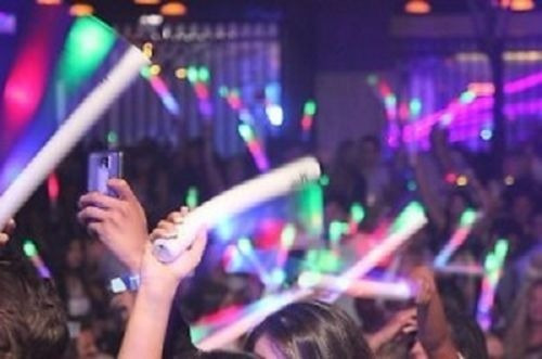 Imagen 6 de 7 de 50 Rompe Cocos Barras De Goma Espuma Led Multicolor