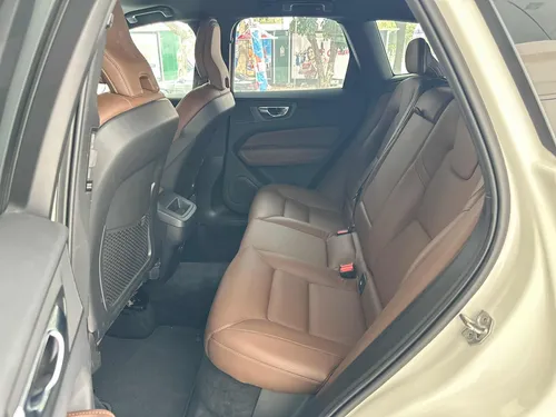 Camioneta Volvo Xc60 2022 Mild-hybrid Crystal White 35000 Ki