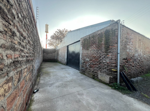 Se Arrienda Bodega Con Amplias Oficinas