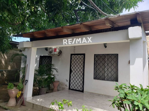 Re/max 2mil Vende Casa En El Valle Del Espíritu Santo, Mun. García, Isla De Margarita, Edo. Nueva Esparta