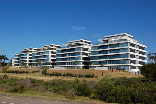 Venta Apartamento Tres Dormitorios Dependencia Garage Tiburón Terrazas Piscina Sauna Gym Spa Primera Línea Vista Mar Playa Brava La Barra Punta Del Este Maldonado