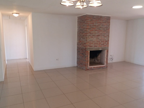 Imagen 9 de 28 de Espectacular Casa En Viñedos De La Tahona 3 Dorm Y Servicio