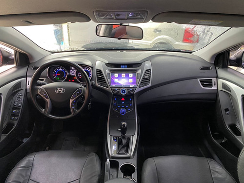 Imagem 6 de 8 de Hyundai Elantra 2015 2.0 16v Gls Flex Aut. 4p