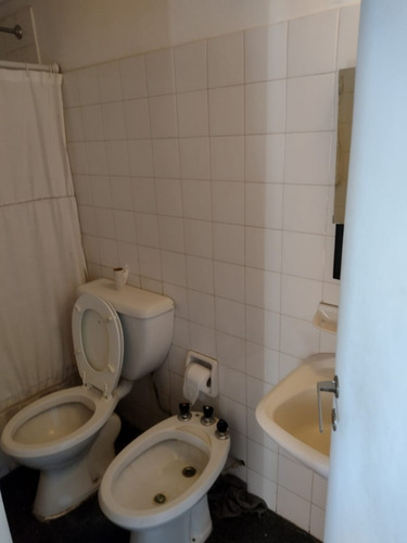 2 Amb Apto Prof - Modificado A 2 Consultorios, Sala De Esper