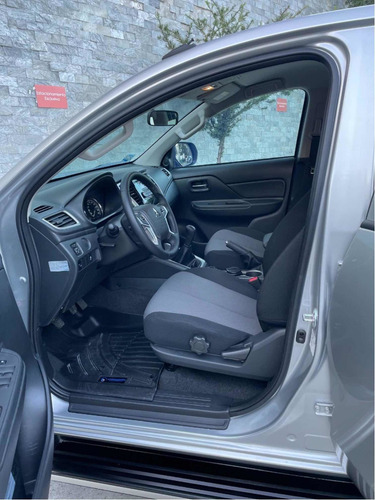 Imagen 6 de 9 de Mitsubishi L200 2021
