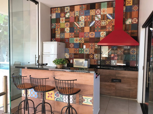 Chacara Lindissima Mogi Mirim, No Bairro São Marcelo, Area Total 2524m2, Area Util 201,3, Com 3 Banheiros, Suite, Campo De Futebol, Piscina Com Bar Anexado, Area De Descanso Com Lareira, Veja As Fotos
