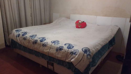 Casa Venta 4 Dormitorios 3 Baños 2 Cocheras 1 Patio Y Parrilla 500 Mts 2 Totales - Los Hornos