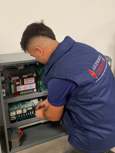 Service , Mantenimiento Y Reparacion De Ascensores