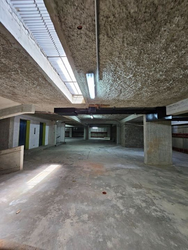 Edificio Comercial En Venta 3.400 M2 - Urb. Las Mercedes