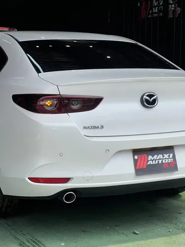 Mazda 3 2.0 Touring mecánico