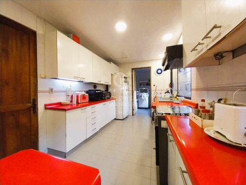 Casa 6 Dormitorios, Con Gran Terreno Y Buena Conectividad