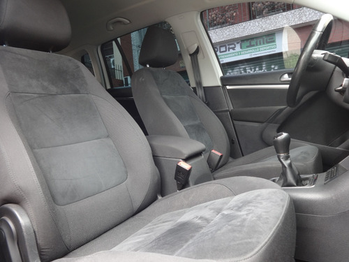 Imagen 16 de 20 de Volkswagen Tigual Sport & Style 200tsi 4motion { Excelente }