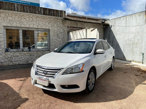 Nissan Sentra Exclusive - Extra Full - Permuto Financio