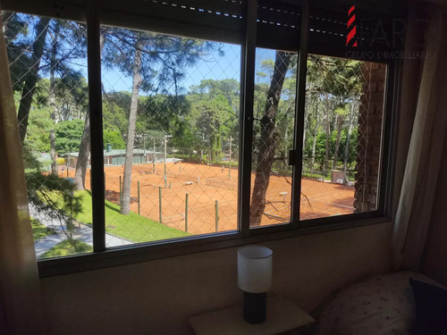 Encantador Apartamento En Arcobaleno, 2 Dormitorios Con Acciones De Piscina, Cochera Y Baulera. Consultenos!