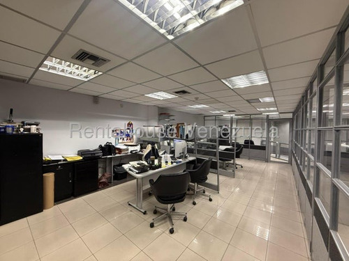 Agp Local Comercial En Alquiler En Los Dos Caminos, Ubicado Edificio Centro Parque Boyacá 25-23018 Ys