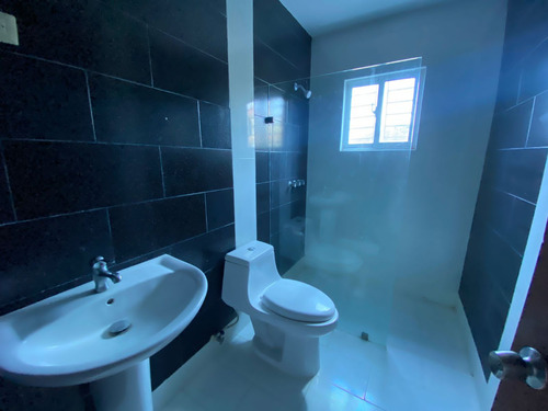 Rento Apartamento 2do Piso En Mirador Del Este (próximo A La Av. Ecológica, San Isidro Y Charles De Gaulle)