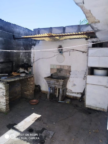 Imagen 9 de 12 de Casa Con Galpón En Venta - Rosario - Barrio Ludueña