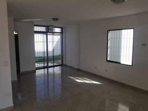Imagen 10 de 30 de Casa En Alquiler En Cabudare, Cercano A La Mendera, Numero De Contacto Teléfono: 22-6076, Rent-a-house Centro Occidente Mls Código: 22-6076, Conjunto Cerrado, Cuenta Con 3 Habitaciones, 3 Baños