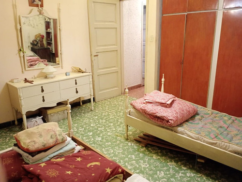 Casa 2 Dorm Monseñor P Cabrera