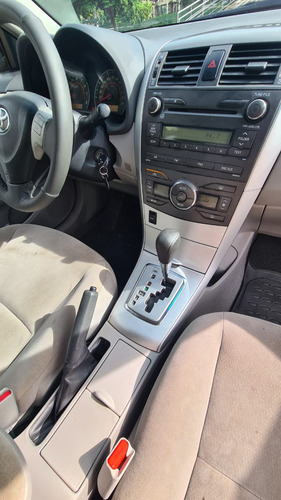 Toyota Corolla 1.8 16v Gli Flex Aut. 4p