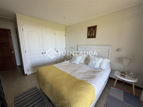 Casa En Venta De 4 Dorm. En Santo Domingo