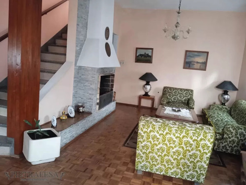 Casa En Venta 3 Dormitorios, 3 Baños, Patio Y Garaje- Estivao -parque Batlle