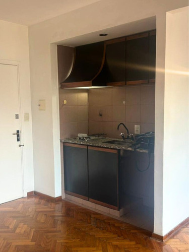 Departamento Monoambiente Con Balcón Al Frente, Vista Abierta A Plaza Güemes